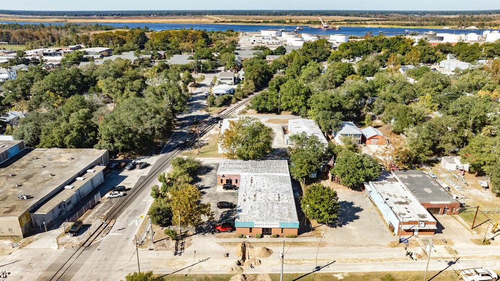 More Photos Of 1316 S 5th Ave, Wilmington Service For Sale