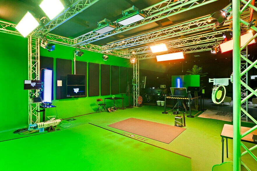 More Photos Of 5200 Venice Blvd, Los Angeles Loft Creative Space For Sale