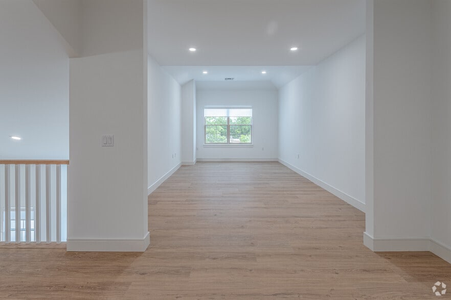 More Photos Of 545 S Livingston Ave, Livingston Apartments For Lease