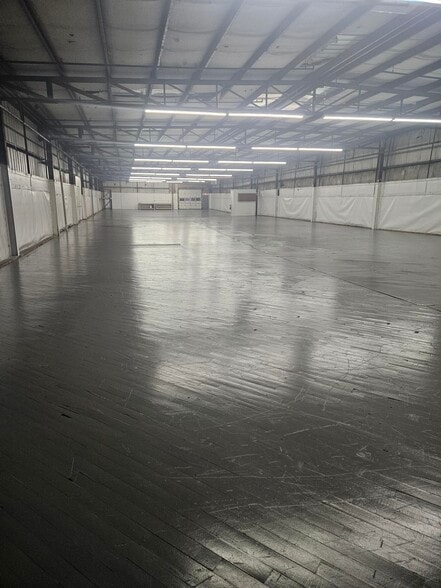 More Photos Of 33 Elm St, Merrimack Warehouse For Lease