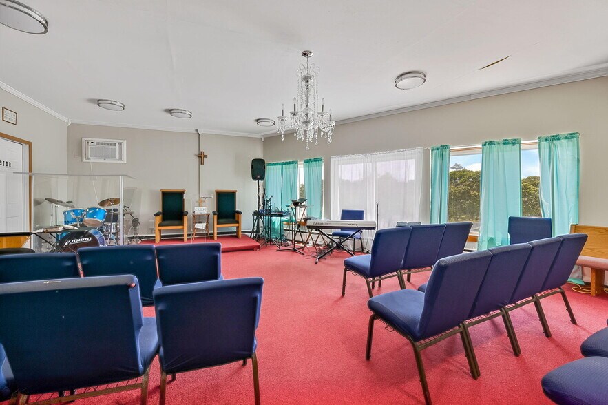 More Photos Of 3500 N Sherman Blvd, Milwaukee Loft Creative Space For Sale
