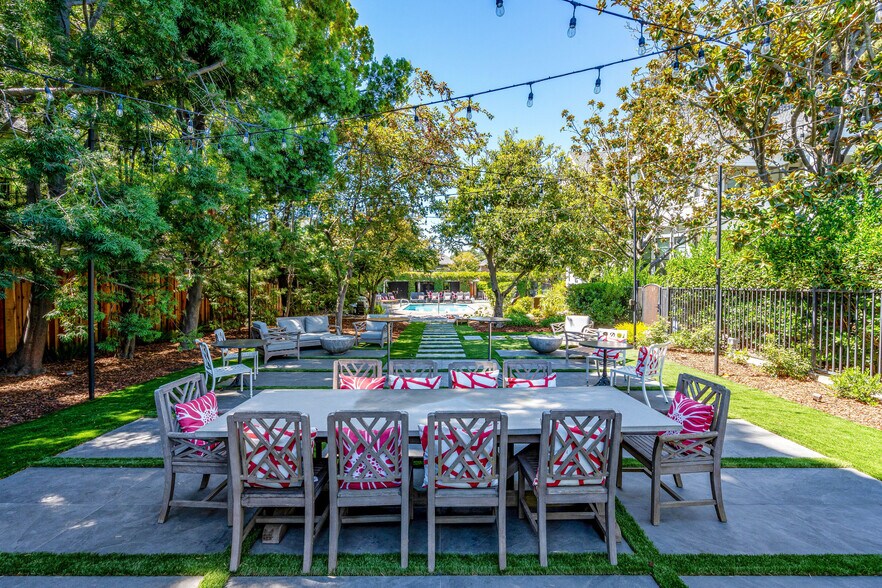 More Photos Of 443 Brown St, Napa Hotel For Sale