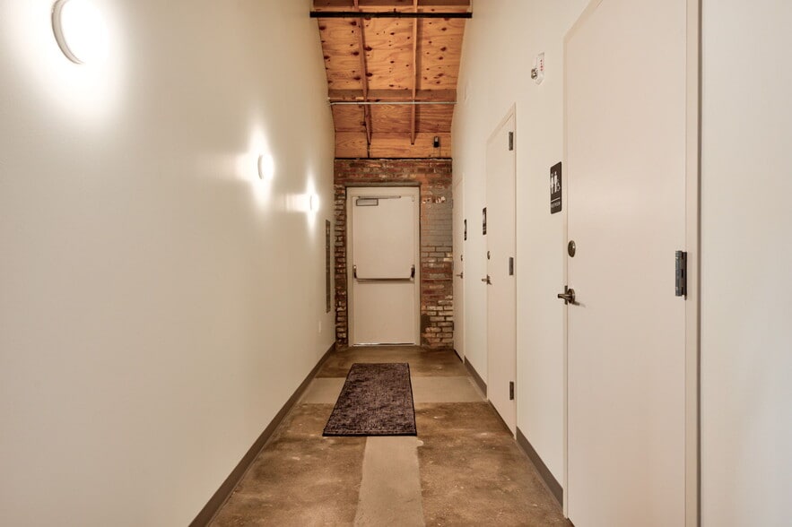 More Photos Of 111 NW 8th St, Oklahoma City Office For Sale