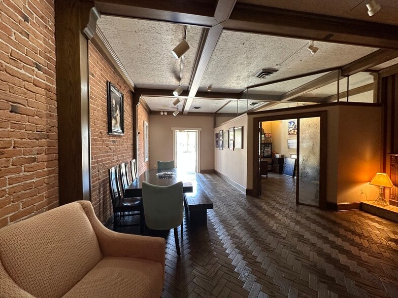 More Photos Of 215 N Washington St, Green Bay Loft Creative Space For Sale