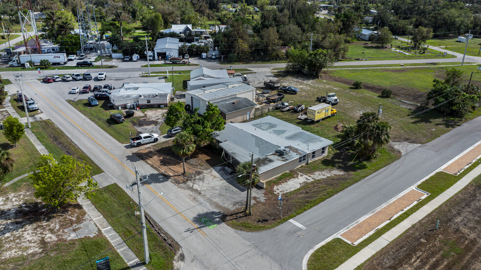 Primary Photo Of 415 Cooper St, Punta Gorda Flex For Sale