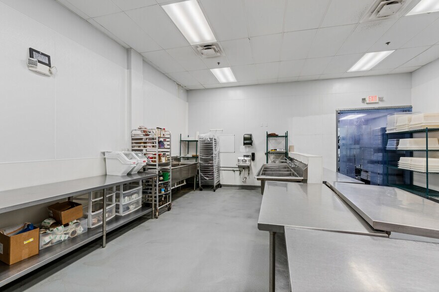 More Photos Of 5150 N State Road 7, North Lauderdale Refrigeration Cold Storage For Lease