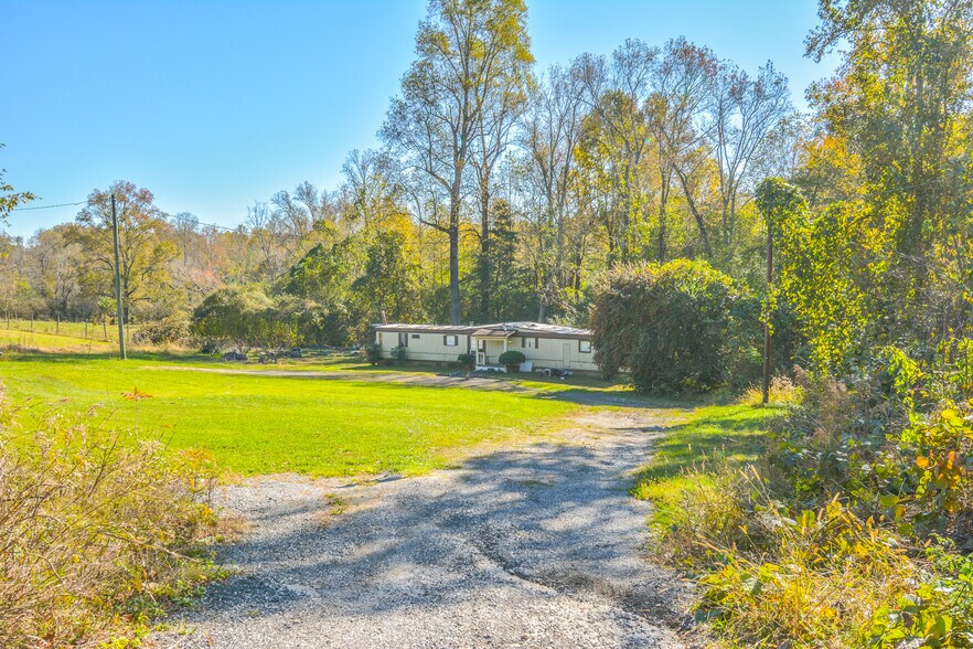 More Photos Of 981 Atlanta hwy, Buford Freestanding For Sale