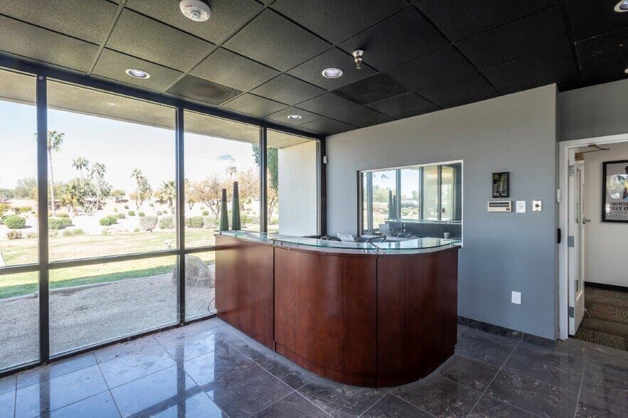 More Photos Of 165 S Price Rd, Chandler Warehouse For Lease