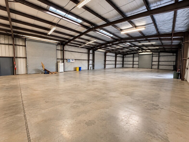 More Photos Of 3303 US HWY 86, Imperial Warehouse For Lease
