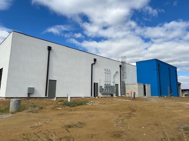 More Photos Of 2411 Jacaman Rd, Laredo Storefront For Lease