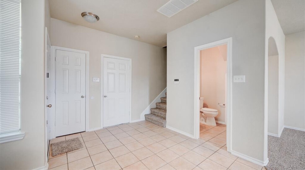 More Photos Of 8743 Thistlemoor Ln, Houston Specialty For Sale