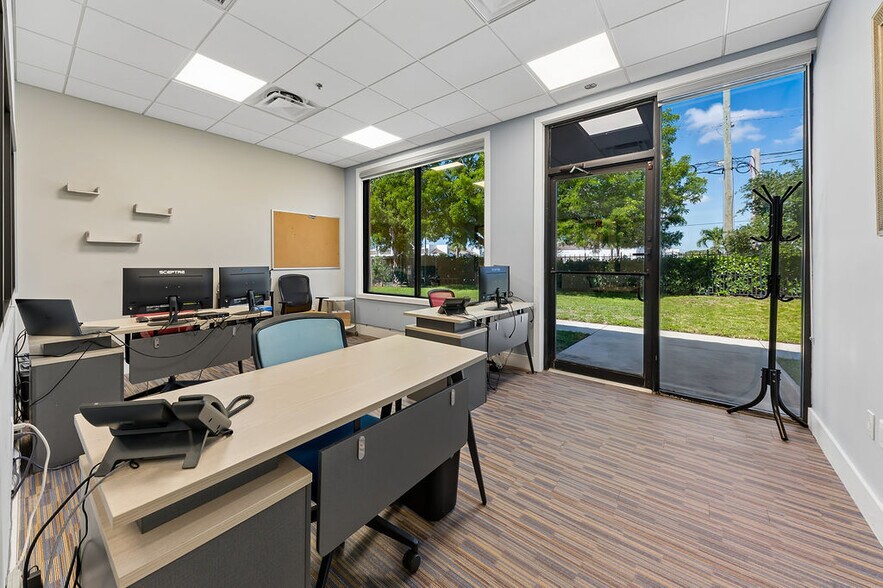 More Photos Of 1590 S Congress Ave, West Palm Beach Medical For Sale