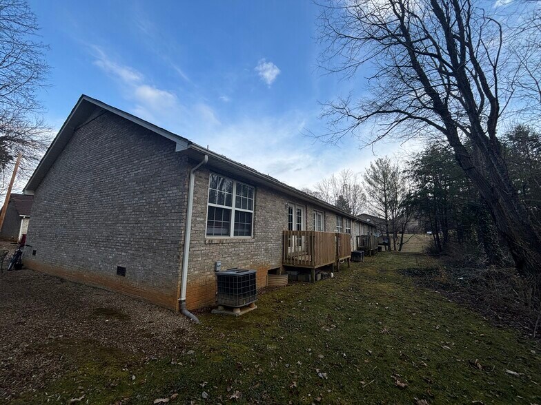 More Photos Of 2820 Plymouth Rd, Johnson City Apartments For Sale