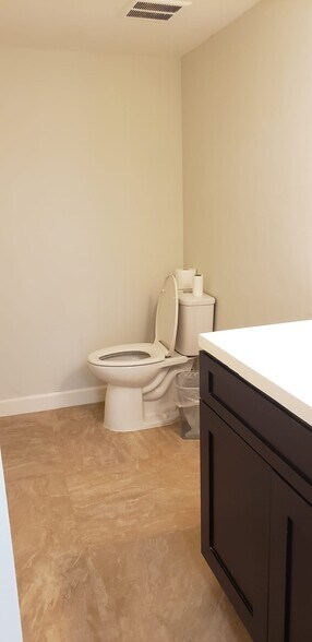 More Photos Of 3035 E Commercial Blvd, Fort Lauderdale Medical For Sale