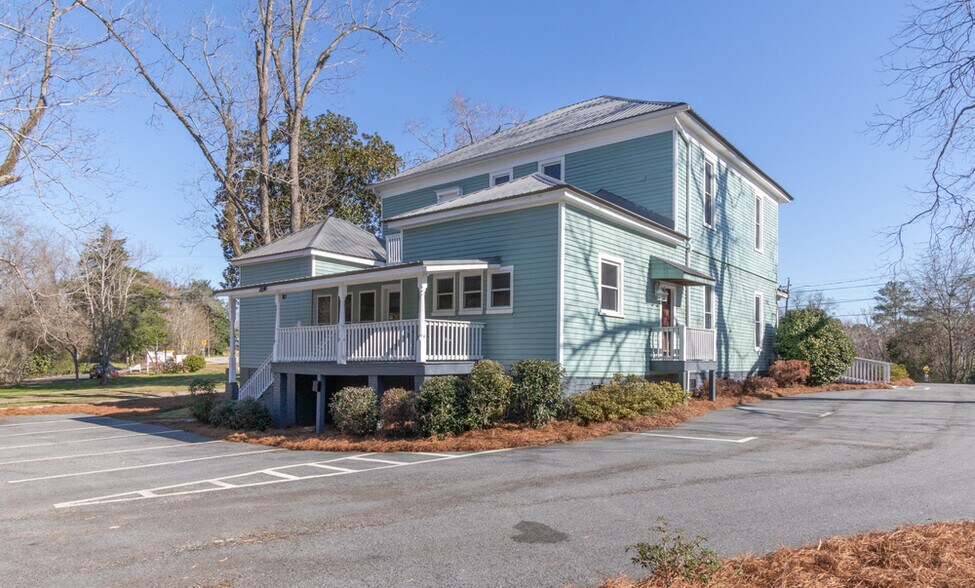 More Photos Of 159 S College St, Hamilton Office For Sale