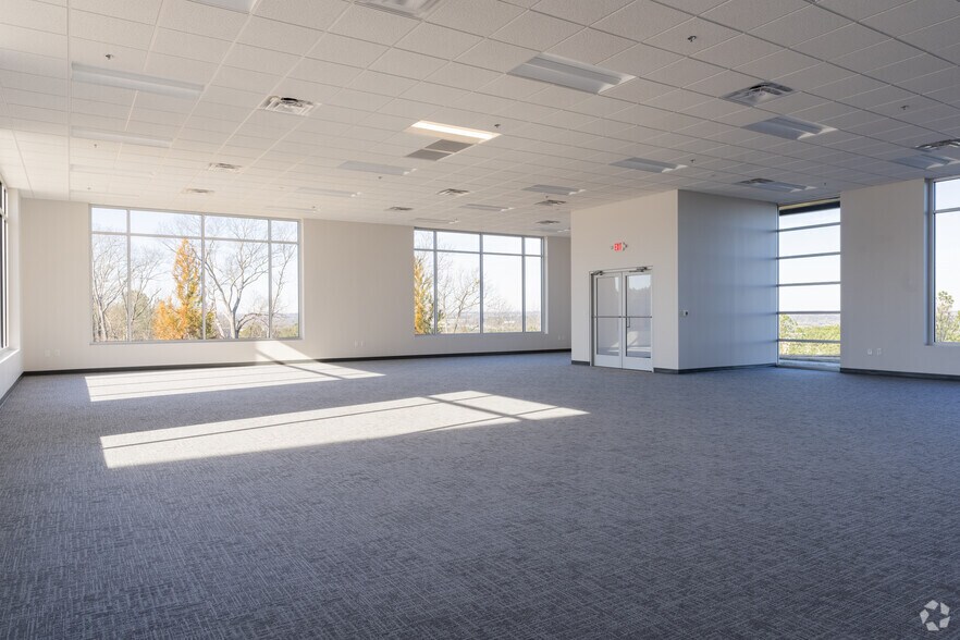 More Photos Of 1350 Six Flags Rd, Lithia Springs Warehouse For Lease