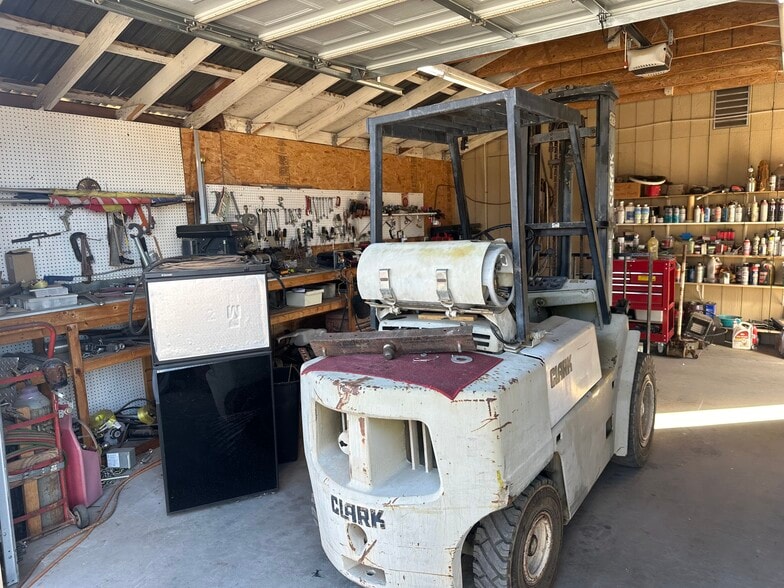 More Photos Of 1880 W Apache Trl, Apache Junction Warehouse For Sale