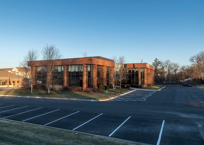 More Photos Of 10990 Quivira Rd, Overland Park Office For Lease