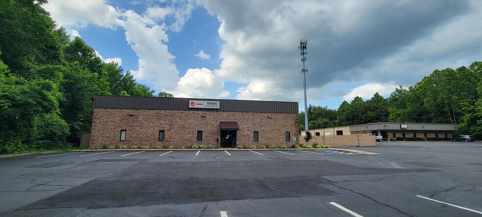 More Photos Of 4882 English Towne Dr, Memphis Warehouse For Lease