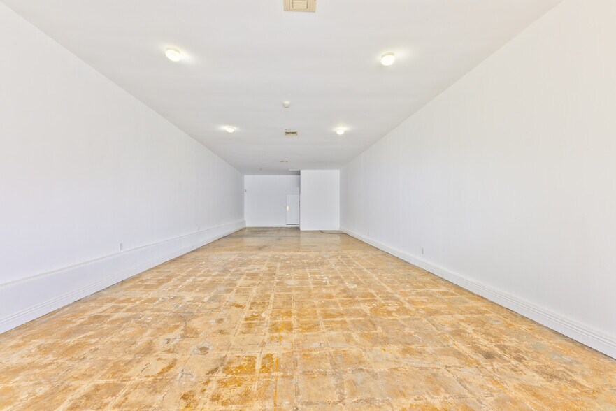 More Photos Of 926-928 N La Cienega Blvd, West Hollywood Storefront Retail Office For Lease