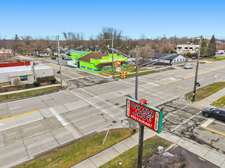 More Photos Of 1052-1072 W Huron St, Waterford Freestanding For Lease