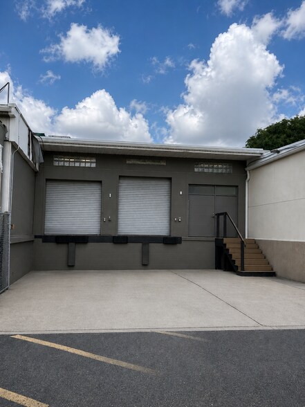 More Photos Of 3632 S 3rd St, Philadelphia Food Processing For Lease