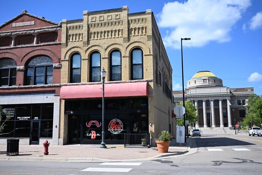Primary Photo Of 801 W St Germain St, Saint Cloud Restaurant For Sale