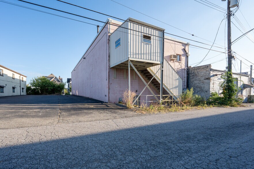 More Photos Of 7419 Washington Ave, Pittsburgh Office For Lease