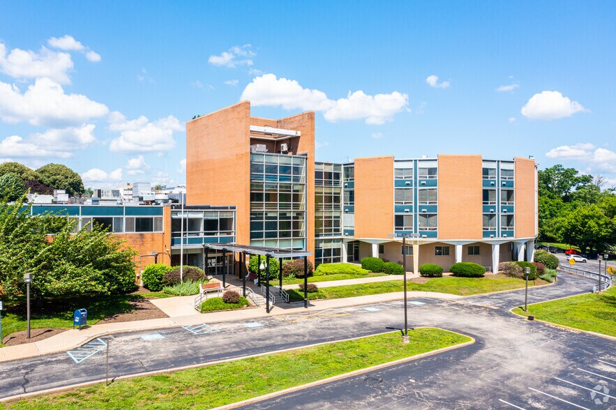 Primary Photo Of 3905 Ford Rd, Philadelphia Office For Sale