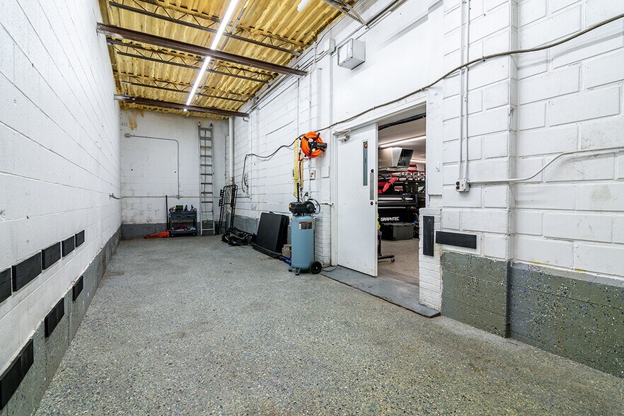 More Photos Of 115 Duke St, East Greenwich Warehouse For Sale