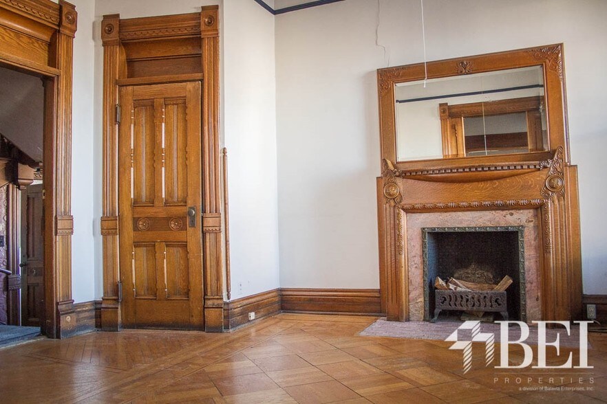 More Photos Of 11 N Batavia Ave, Batavia Office For Sale