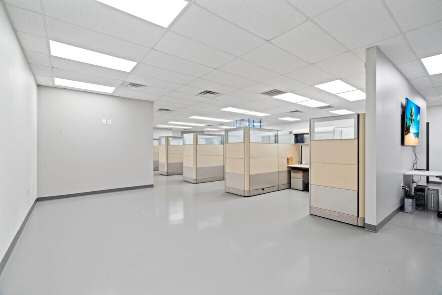 More Photos Of 3664 Walnut Bend Ln, Houston Office For Lease