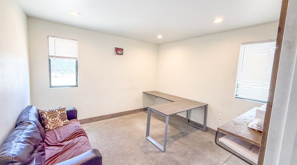 More Photos Of 1030 County 133 rd, Kermit Warehouse For Sale