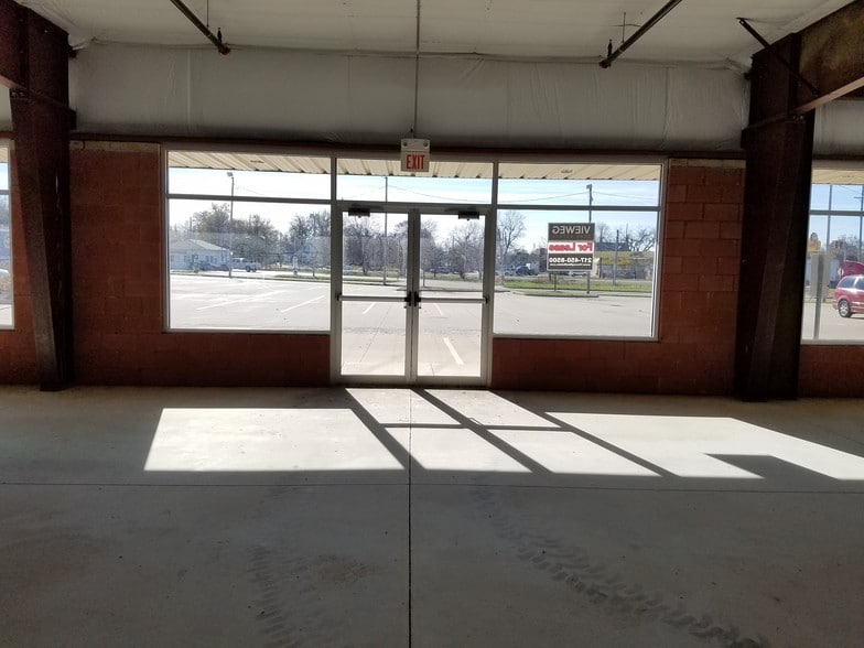 More Photos Of 2200 E William St, Decatur General Retail For Lease