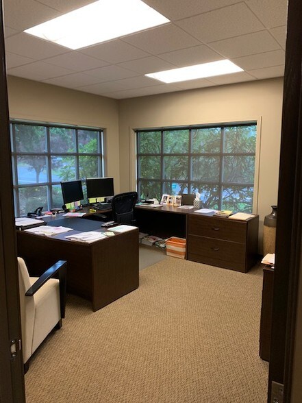 More Photos Of 3710 Grandview St, Gig Harbor Office For Sale