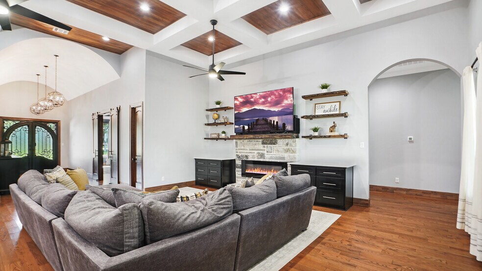 More Photos Of 10511 W Hidden Lake Ln, Richmond Specialty For Sale