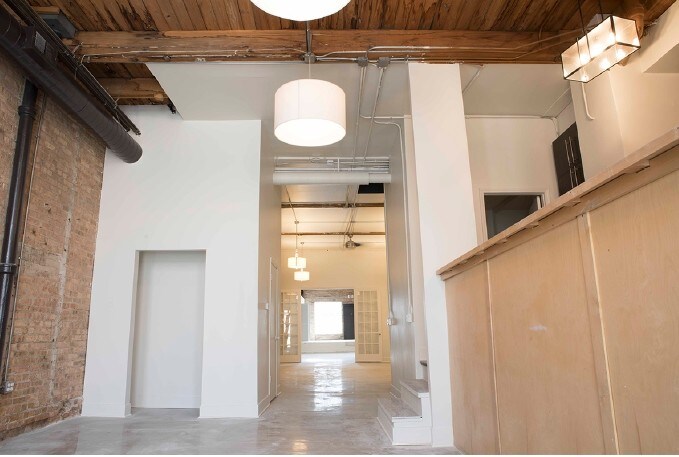 More Photos Of 309-319 N Justine St, Chicago Showroom For Lease