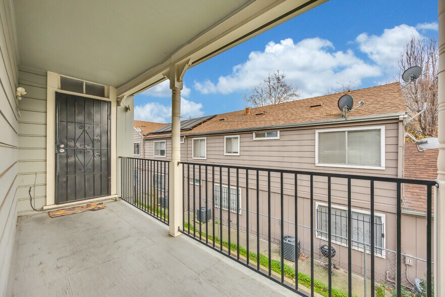 More Photos Of 1721 U St, Sacramento Apartments For Sale