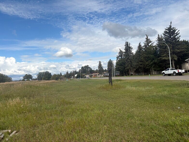 More Photos Of 81 N Railway St, Okotoks Land For Sale