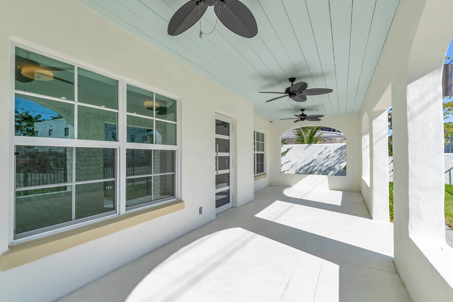 More Photos Of 563 NE 67th St, Miami Medical For Lease