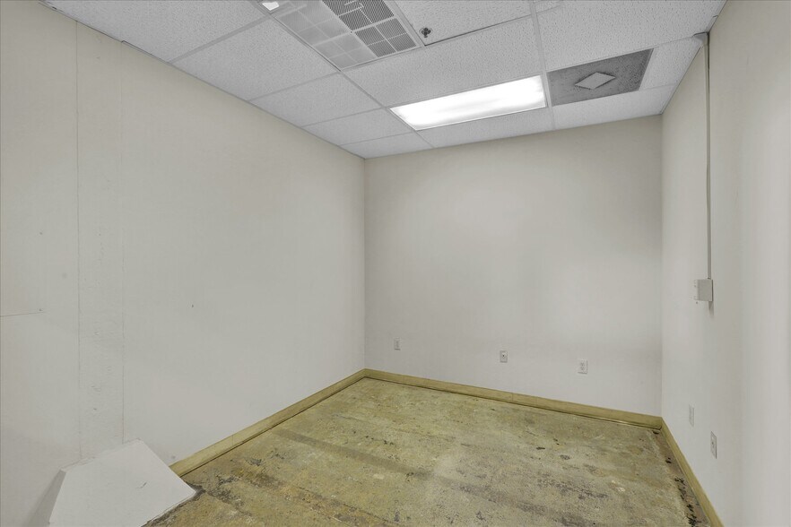 More Photos Of 5118 Innovation Way, Chambersburg Warehouse For Lease