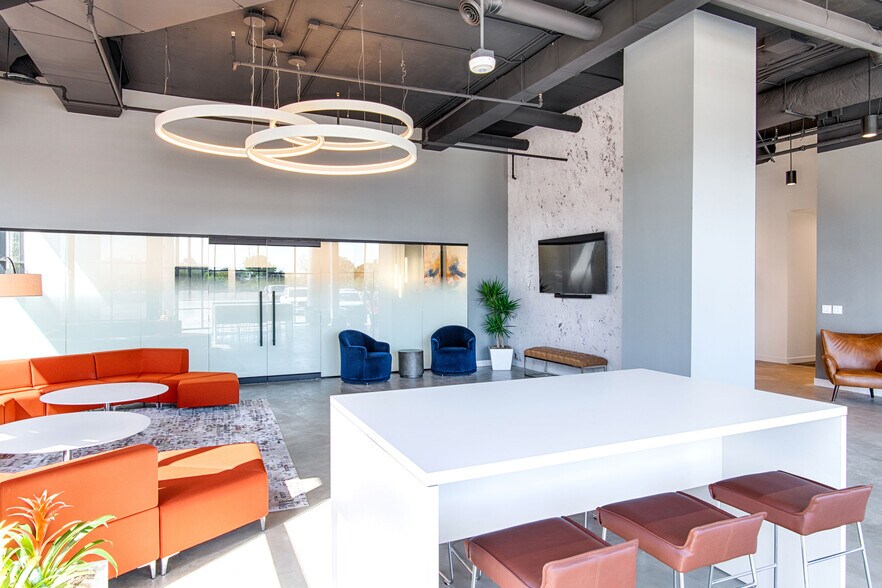 More Photos Of 1349 Empire Central Dr, Dallas Office For Lease