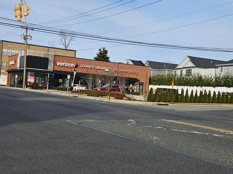 More Photos Of 96-104 Mineola Ave, Roslyn Heights Storefront Retail Office For Lease