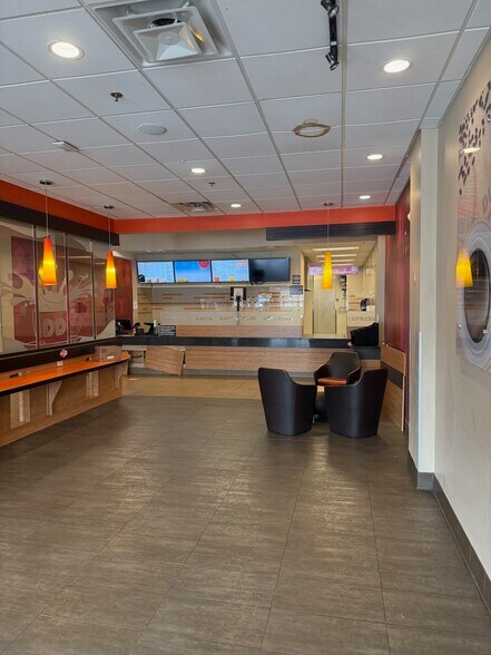 More Photos Of 530 Crescent Blvd, Glen Ellyn Freestanding For Lease