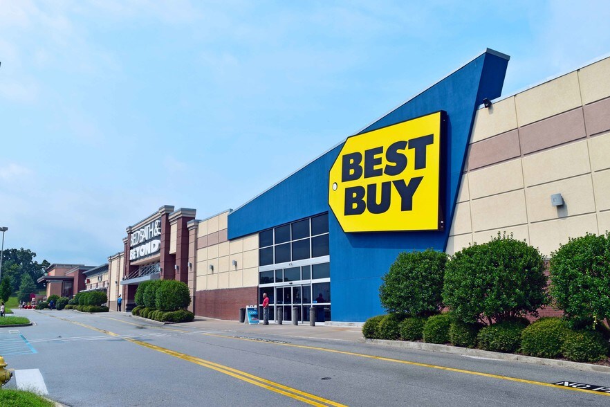 More Photos Of 5579-5591 Highway 153, Hixson General Retail For Sale