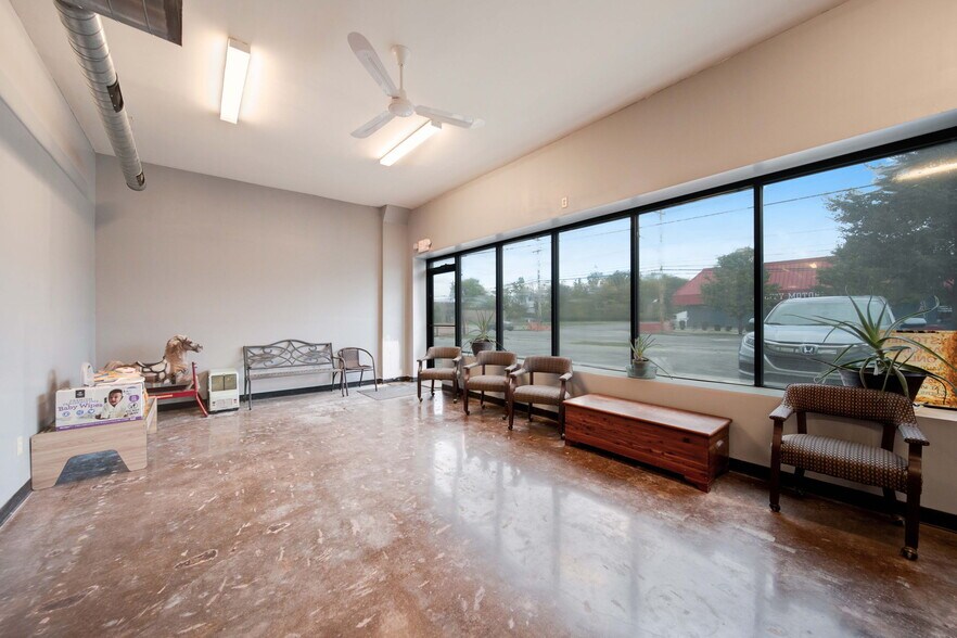 More Photos Of 4133 E Main St, Columbus Storefront Retail Office For Sale