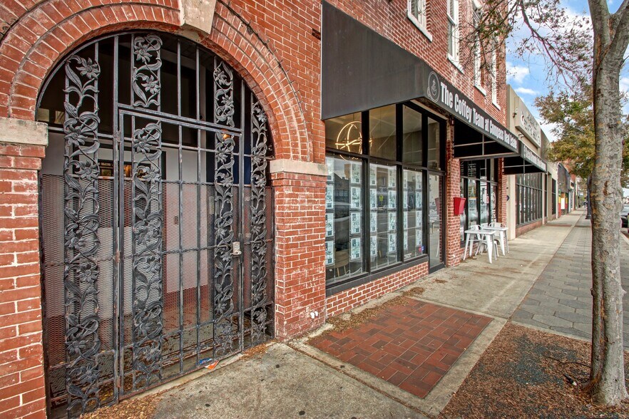 More Photos Of 1700-1712 N Main St, Jacksonville Storefront Retail Residential For Lease