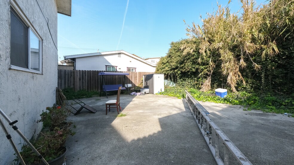 More Photos Of 2120 E 22nd St, Oakland Apartments For Sale