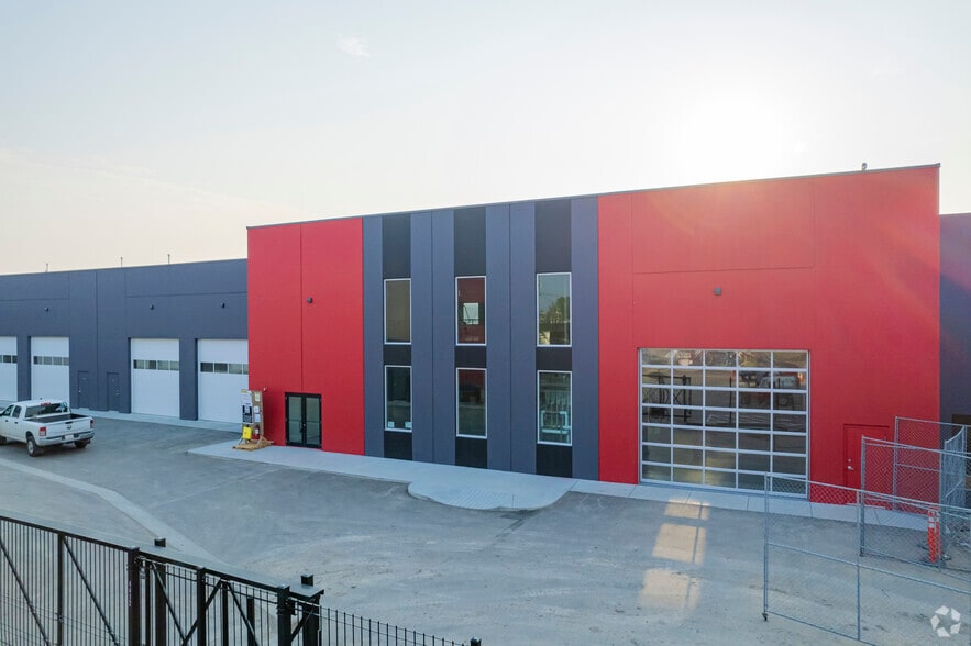 More Photos Of 4412 9 St SE, Calgary Warehouse For Sale