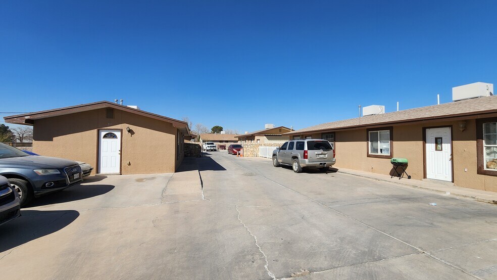 More Photos Of 216 S Schutz Dr, El Paso Apartments For Sale